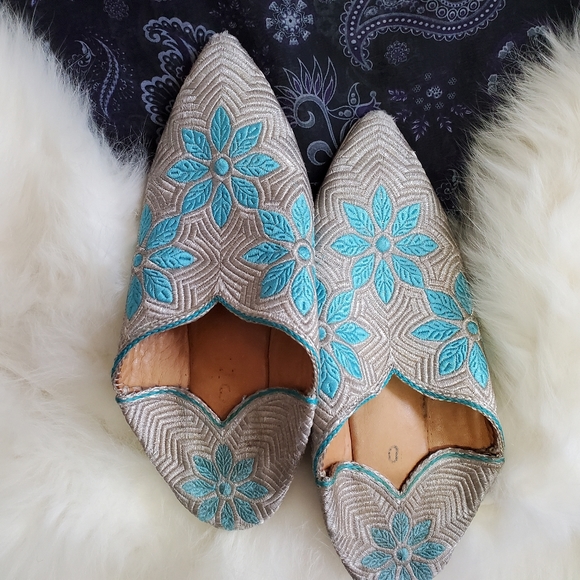 Leather Silver/Blue Morracan Slippers-SZ 7 - Picture 1 of 13